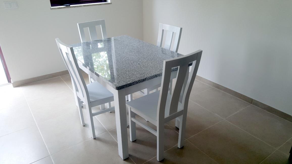 Conjunto mesa +  cadeiras Fernando Amaro